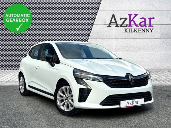 Renault Clio Hatchback, Petrol, 2024, White