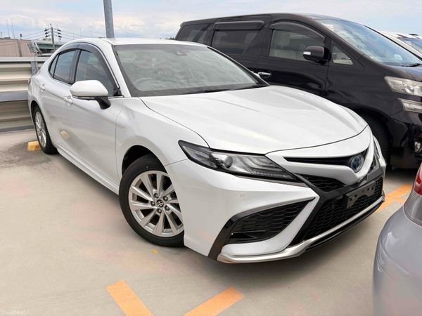 Toyota Camry Saloon, Petrol Hybrid, 2021, White