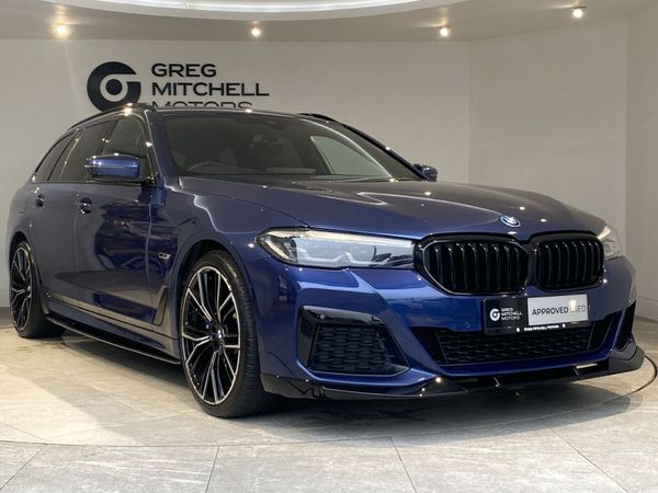 BMW 5-Series Estate, Petrol Hybrid, 2022, Blue