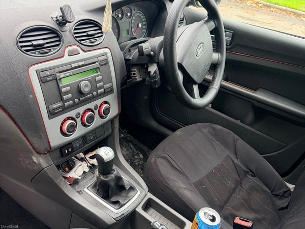 Ford Focus Saloon, Petrol, 2005, Black
