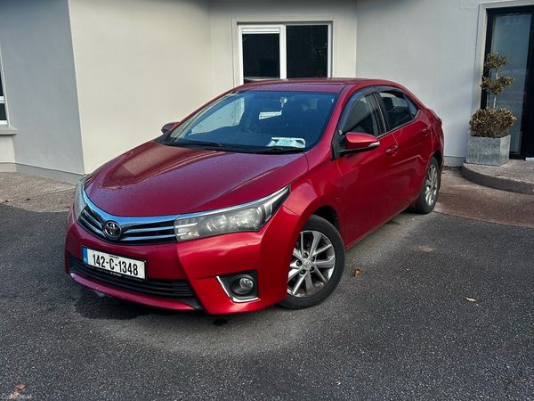Toyota Corolla Saloon, Diesel, 2014, Red