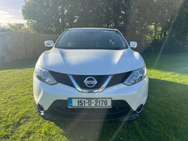 Nissan Qashqai Hatchback, Diesel, 2015, White