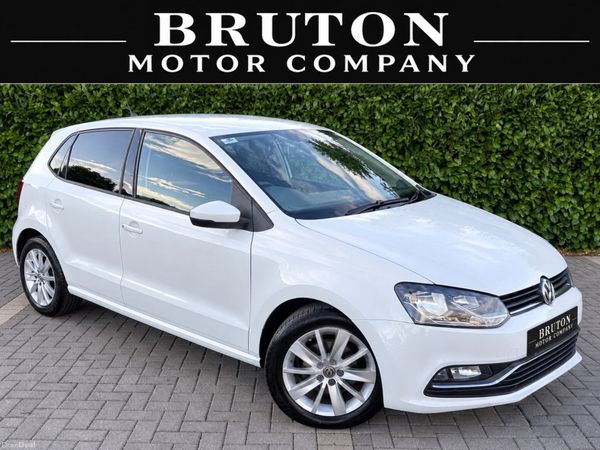 Volkswagen Polo Hatchback, Petrol, 2015, White