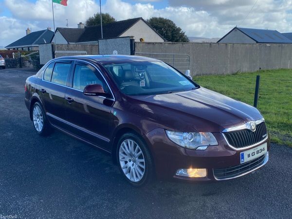Skoda Superb Saloon, Diesel, 2011, Red