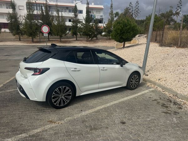 Toyota Corolla Hatchback, Petrol Hybrid, 2019, White
