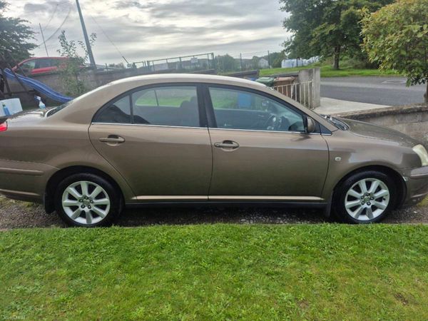 Toyota Avensis Saloon, Petrol, 2006, Brown