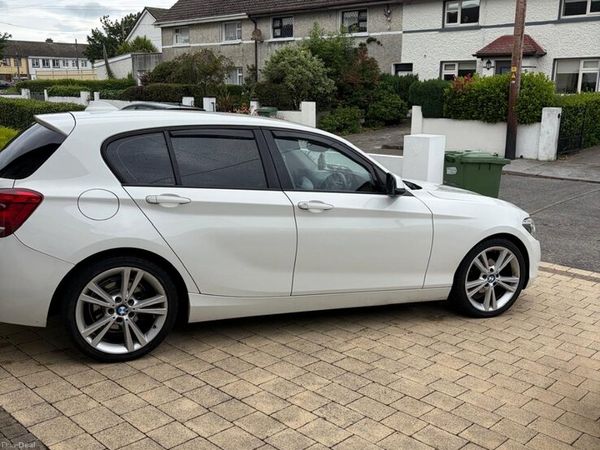 BMW 1-Series Hatchback, Petrol, 2011, White