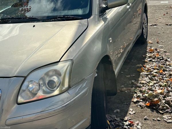 Toyota Avensis Hatchback, Petrol, 2006, Green
