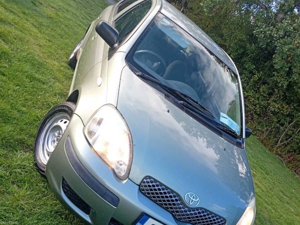 Toyota Yaris Hatchback, Petrol, 2005, Green