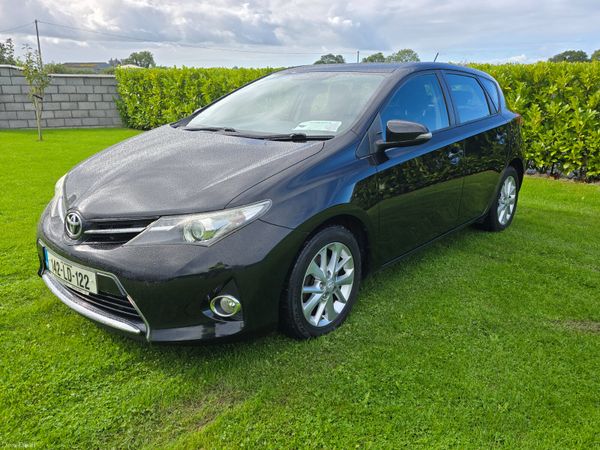 Toyota Auris Hatchback, Diesel, 2014, Black