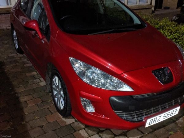 Peugeot 308 Hatchback, Petrol, 2010, Red