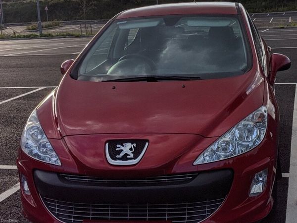 Peugeot 308 Hatchback, Petrol, 2010, Red
