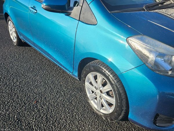 Toyota Yaris Hatchback, Petrol, 2013, Blue