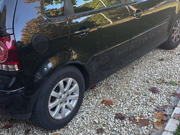 Volkswagen Polo Hatchback, Petrol, 2007, Black
