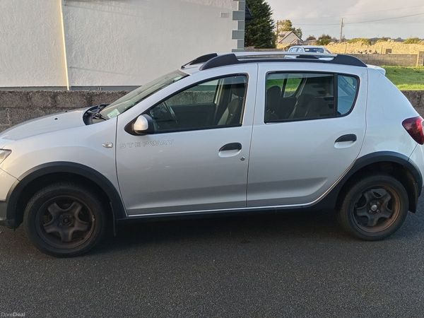 Dacia Sandero Stepway Hatchback, Diesel, 2014, Silver