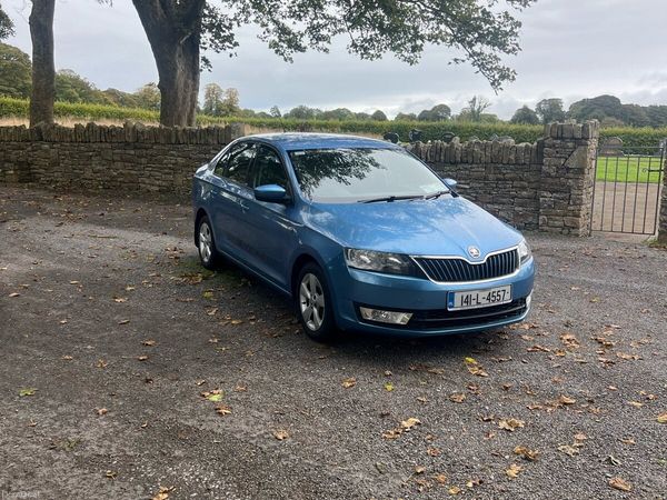 Skoda Rapid Hatchback, Diesel, 2014, Blue