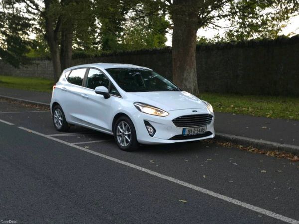 Ford Fiesta Hatchback, Petrol, 2018, White