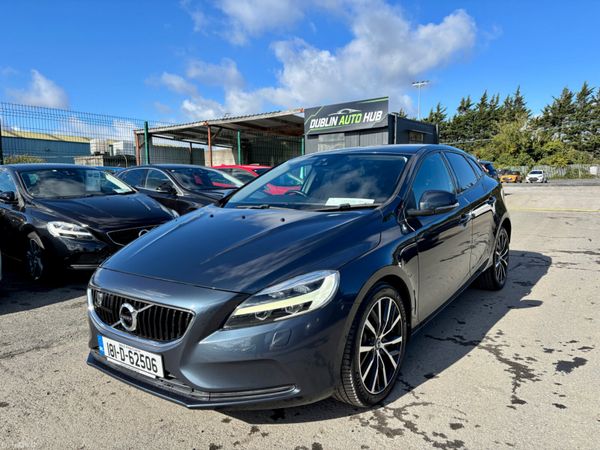 Volvo V40 Hatchback, Diesel, 2018, Blue