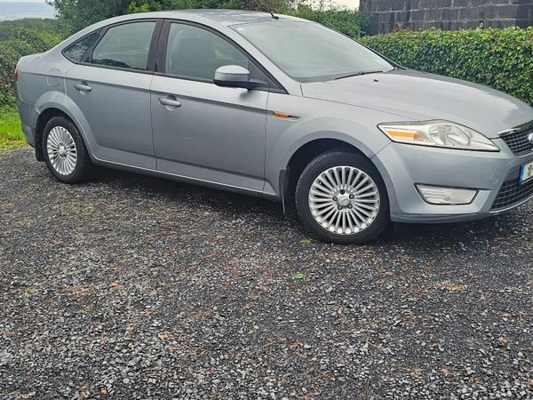 Ford Mondeo Saloon, Petrol, 2010, Silver