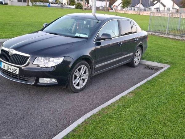 Skoda Superb Hatchback, Diesel, 2010, Black