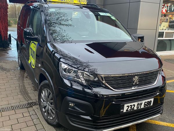 Peugeot Rifter MPV, Diesel, 2023, Black
