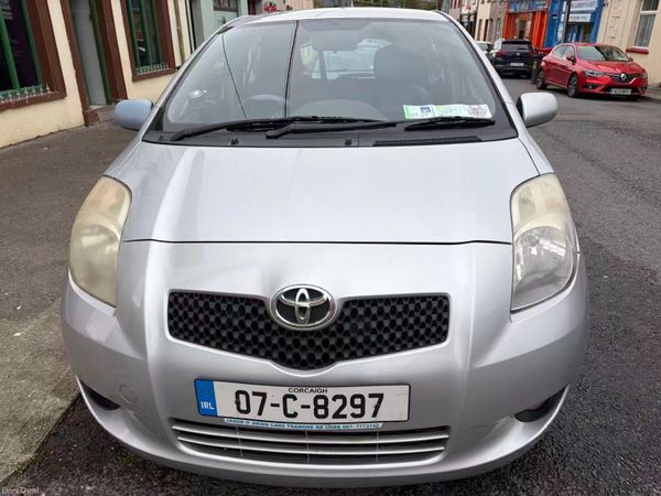 Toyota Yaris Hatchback, Petrol, 2007, Silver