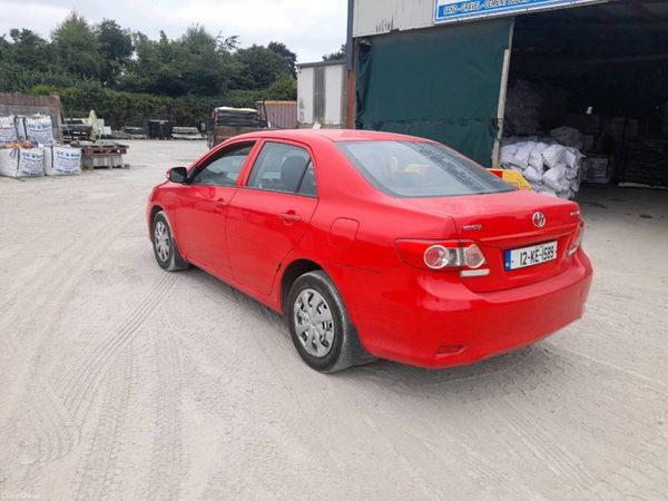Toyota Corolla Saloon, Diesel, 2012, Red