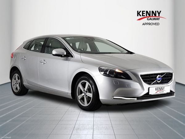 Volvo V40 Hatchback, Diesel, 2015, Silver