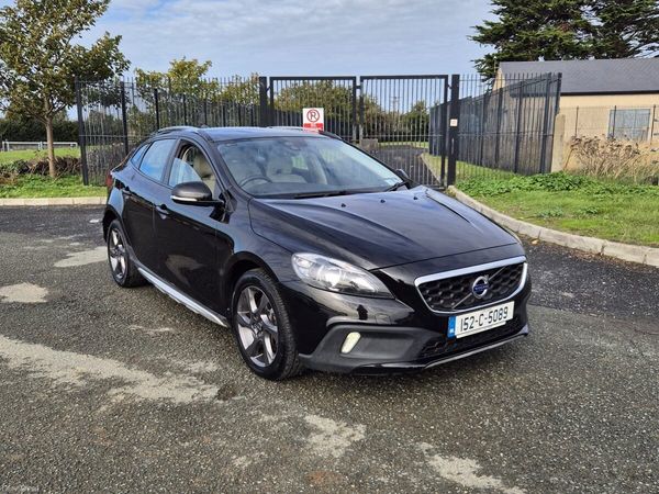 Volvo V40 Hatchback, Diesel, 2015, Black
