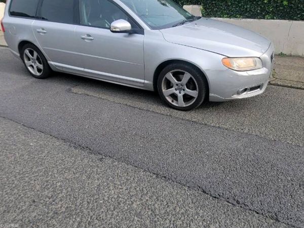 Volvo V70 Estate, Diesel, 2010, Silver
