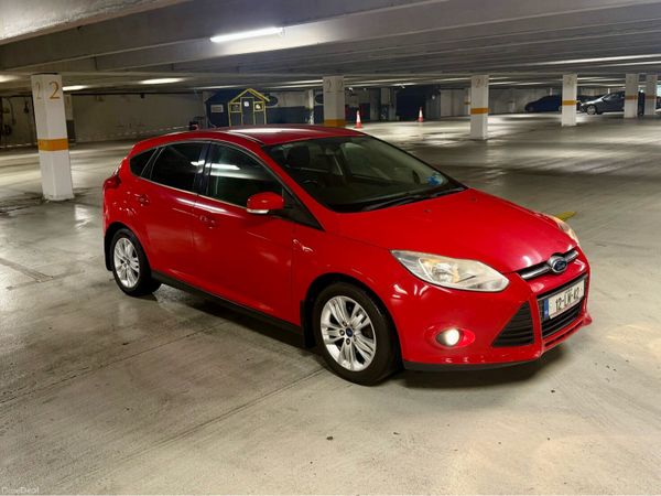 Ford Focus Hatchback, Diesel, 2012, Red