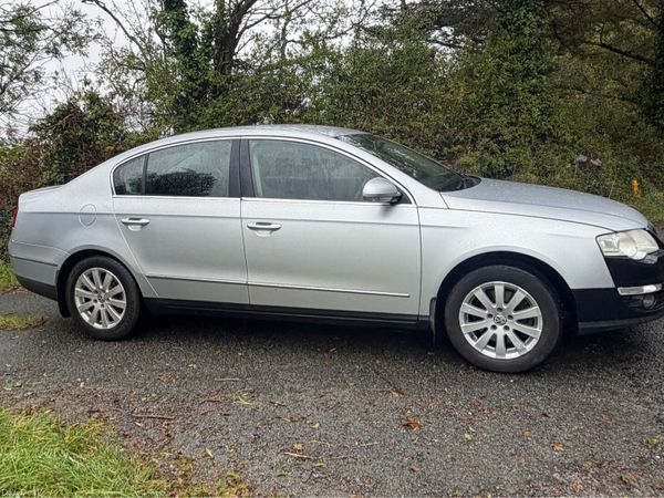 Volkswagen Passat Saloon, Diesel, 2009, Silver