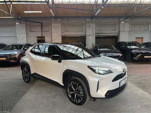 Toyota Yaris Cross Hatchback, Petrol Hybrid, 2023, White