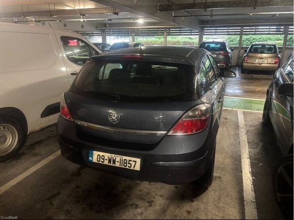 Vauxhall Astra Hatchback, Petrol, 2009, Blue