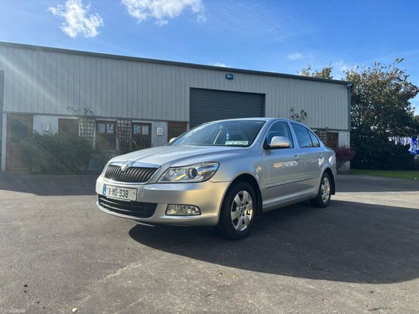 Skoda Octavia Hatchback, Petrol, 2011, Silver