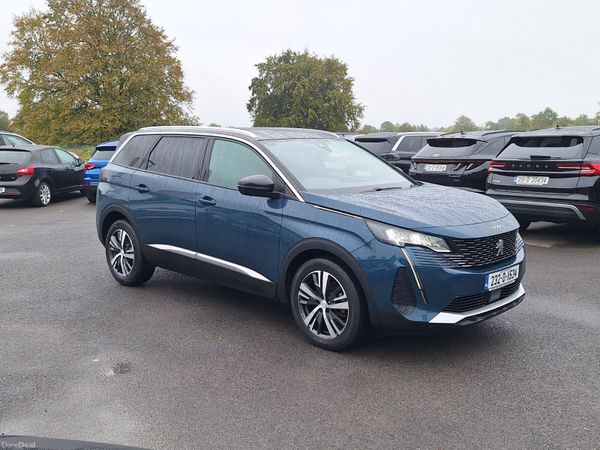 Peugeot 5008 MPV, Diesel, 2023, Blue