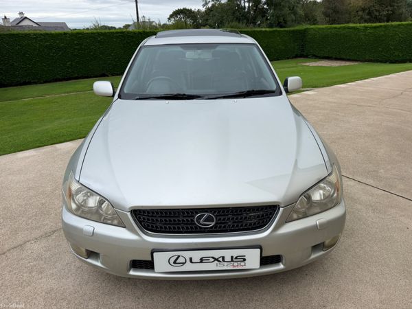 Lexus IS Saloon, Petrol, 2002, Silver
