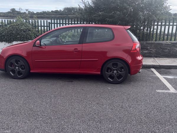 Volkswagen Golf Hatchback, Petrol, 2008, Red