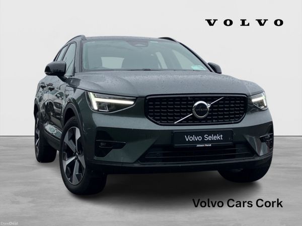 Volvo XC40 SUV, Petrol, 2026, Green