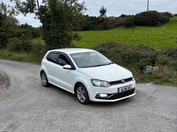 Volkswagen Polo Hatchback, Petrol, 2016, White