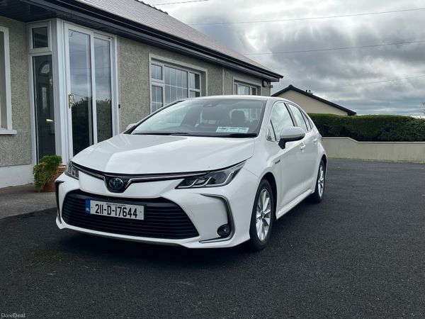 Toyota Corolla Saloon, Petrol Hybrid, 2021, White