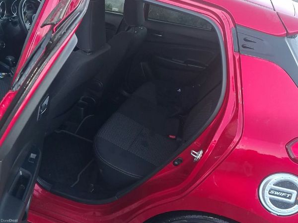 Suzuki Swift Hatchback, Petrol, 2017, Red