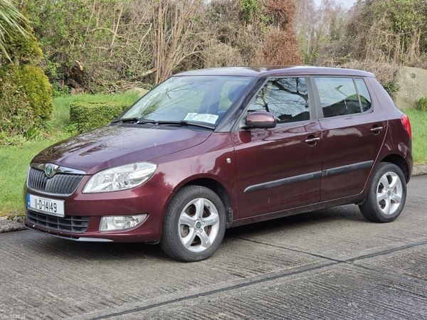 Skoda Fabia Hatchback, Petrol, 2011, Red