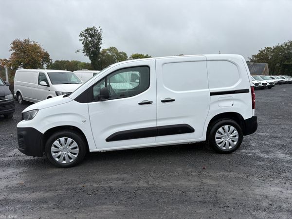 Peugeot Partner MPV, Diesel, 2020, White