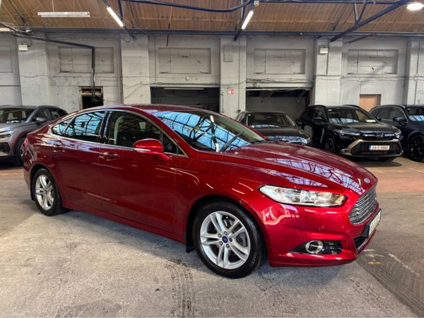 Ford Mondeo Hatchback, Diesel, 2015, Red