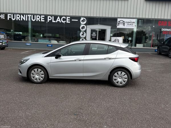 Opel Astra Hatchback, Diesel, 2021, Grey