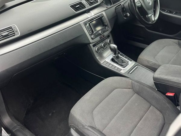 Volkswagen Passat Saloon, Diesel, 2013, Silver