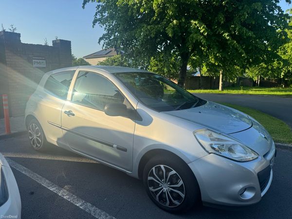 Renault Clio Hatchback, Ethanol Petrol, 2012, Silver