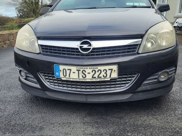 Opel Astra Hatchback, Petrol, 2007, Black