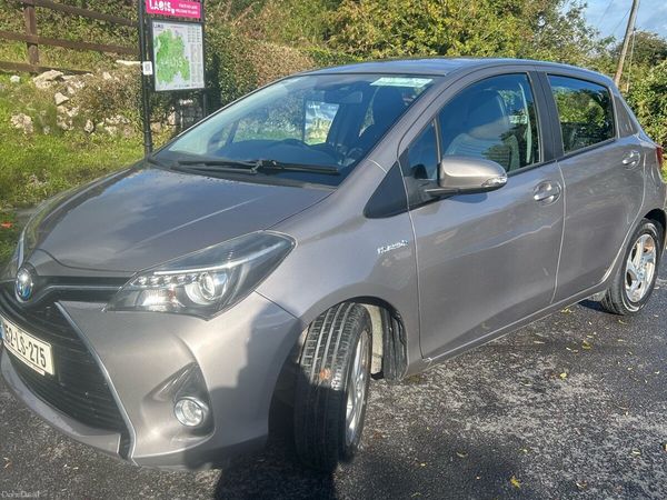 Toyota Yaris Hatchback, Petrol Hybrid, 2015, Beige